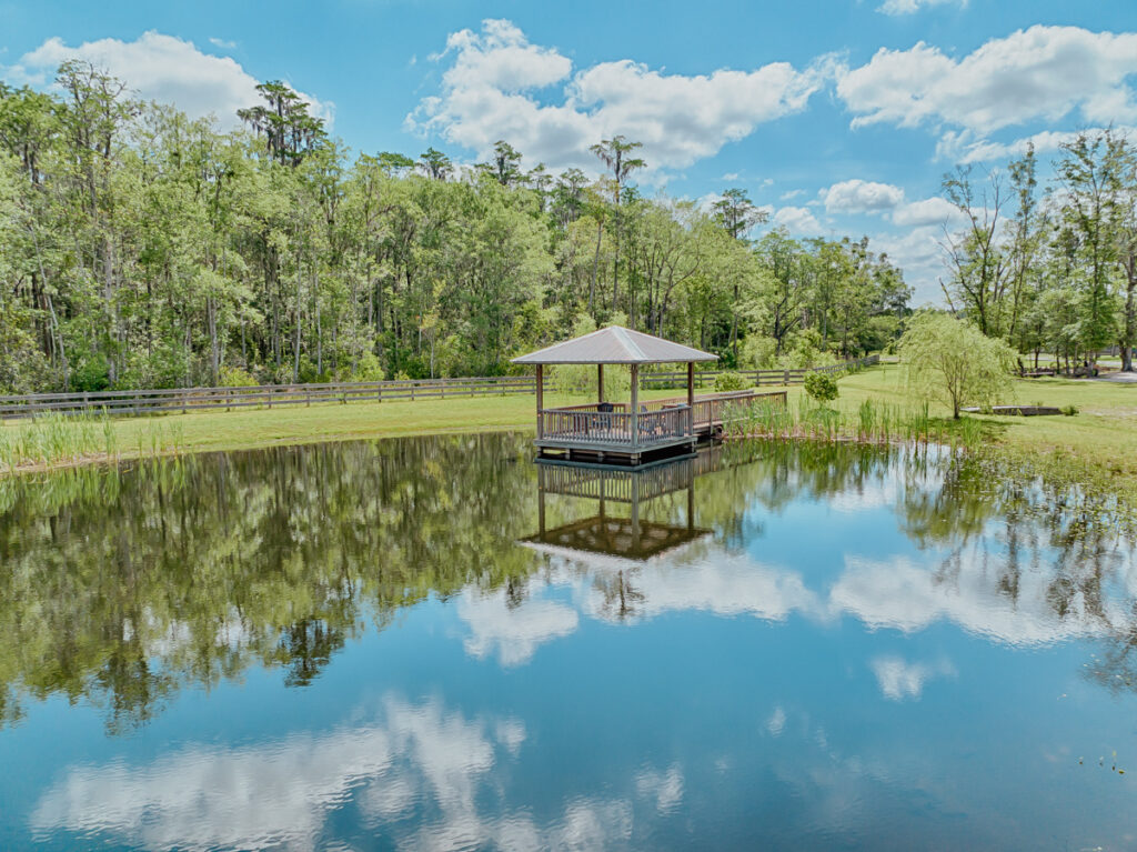 the pond ceremony option at belle oaks barn
