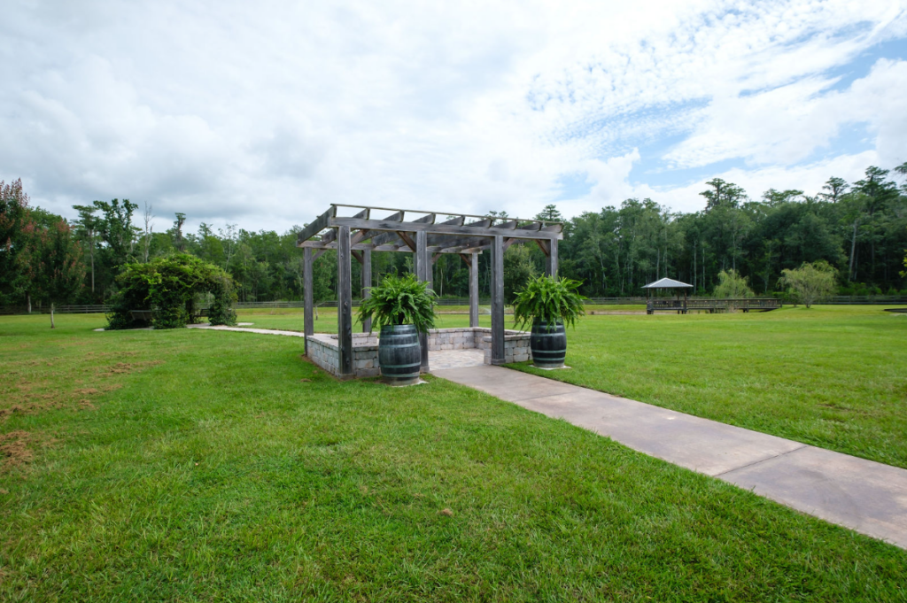 pergola for outdoor wedding ceremonies