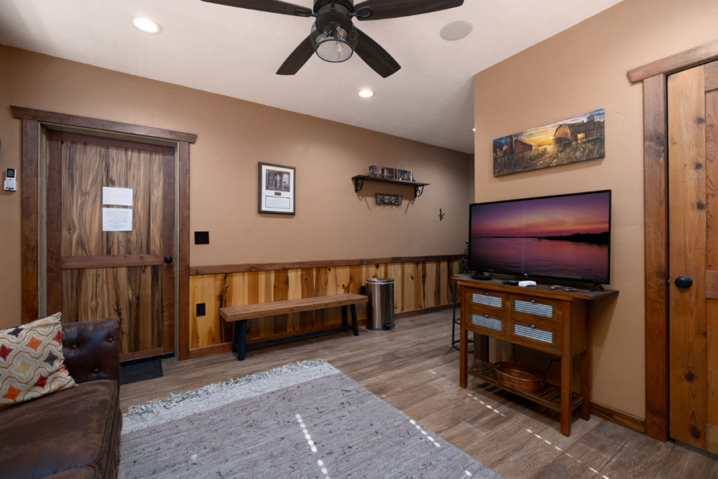 flat screen tv in groom's suite